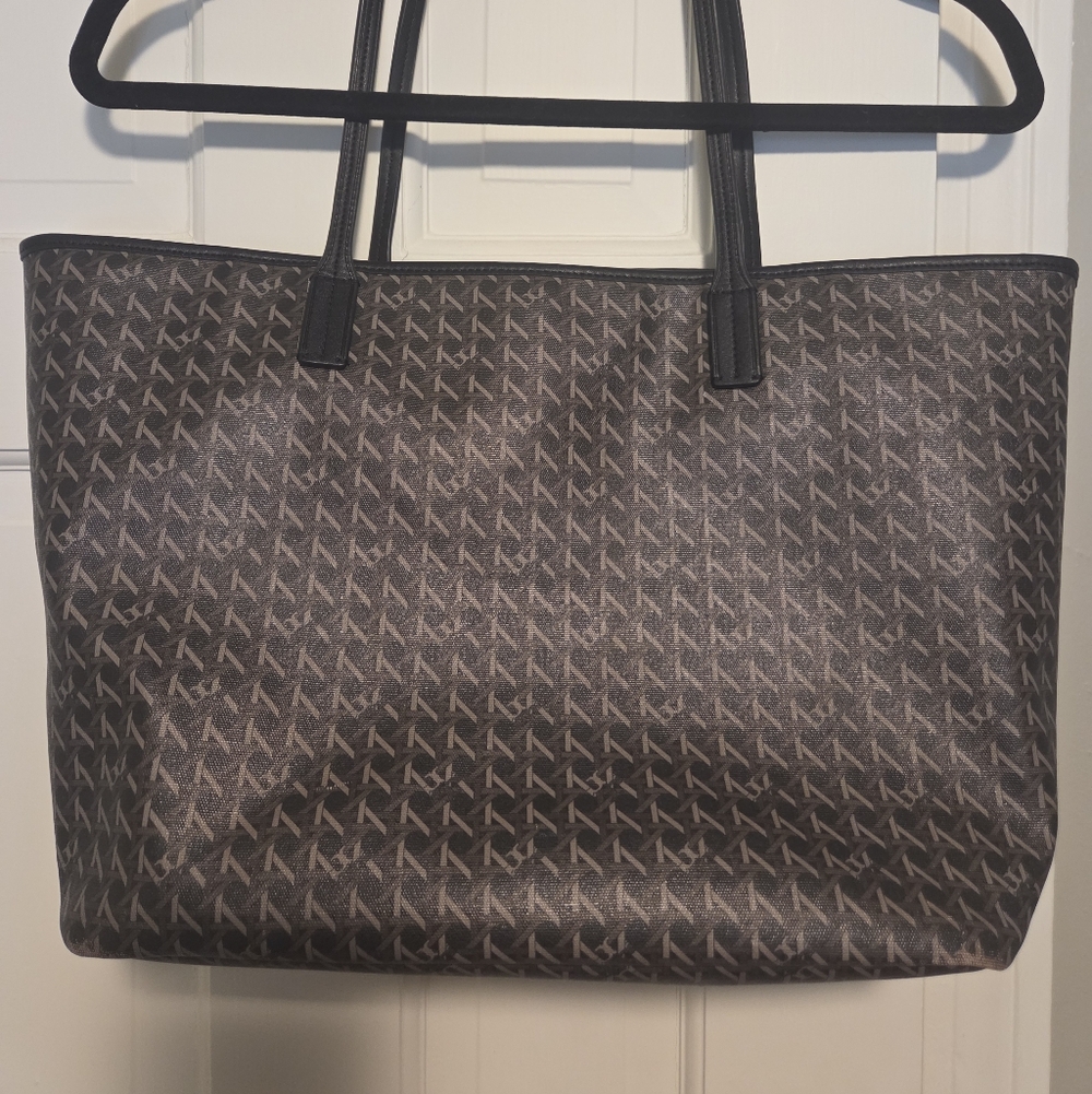 Black and Brown Tory Burch Tote Bag with Pouch - Picture 2 of 16